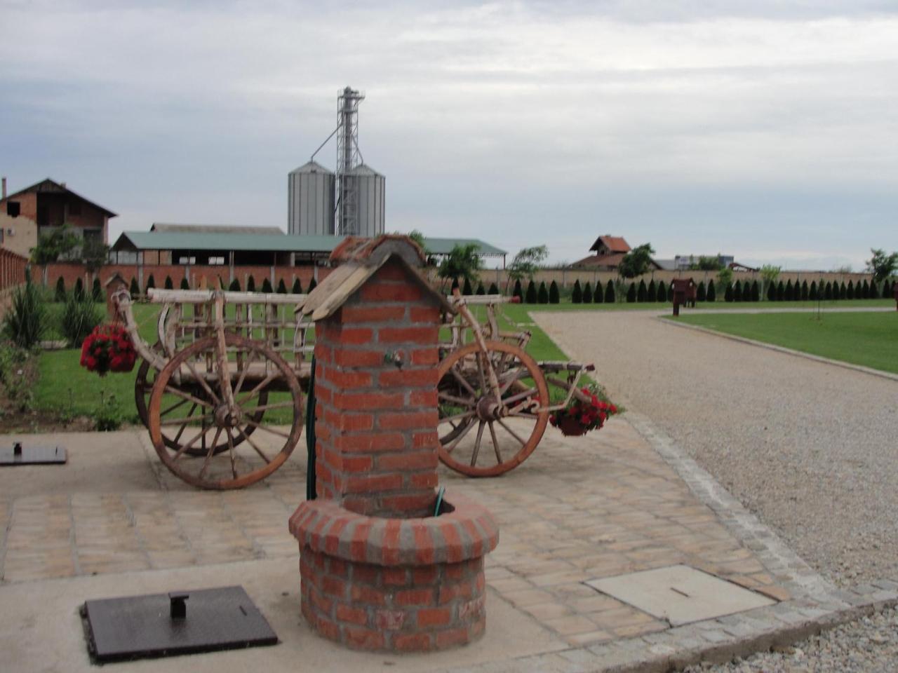Coffeecamp-Kovilj Hotel Kültér fotó